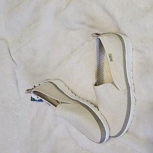 Bob's by Skechers NEW Espadrilles